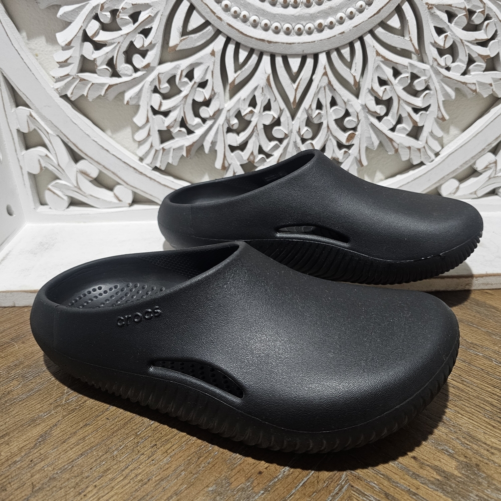 Crocs Black Unisex Adult Mellow Clogs Mens 6.. Womens 8